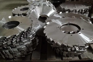 熱噴涂廠家?guī)懔私鉄釃娡砍Ｒ姷男迯?fù)類型有哪些？